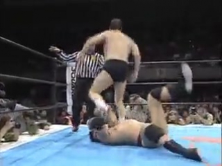 takashi iizuka, yuji nagata vs. masanobu fuchi, toshiaki kawada (12/14/2000)